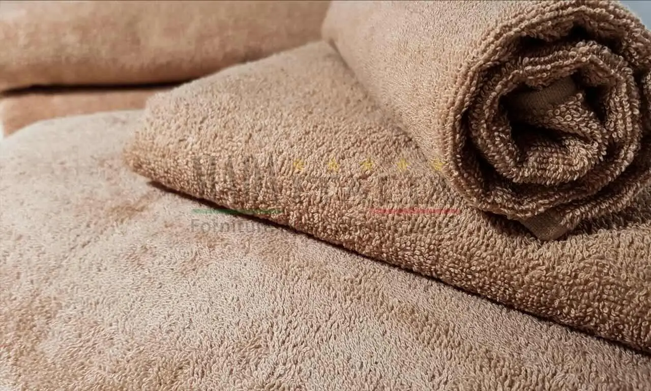 Come lavare un accappatoio nuovo: ecco i consigli per il primo lavaggio